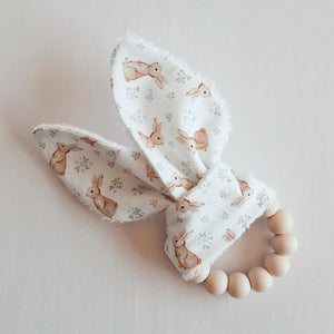 Oreille de lapin - Lapin et fleurs bleues