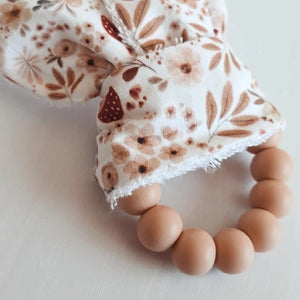 Oreille de lapin - Champignons et fleurs